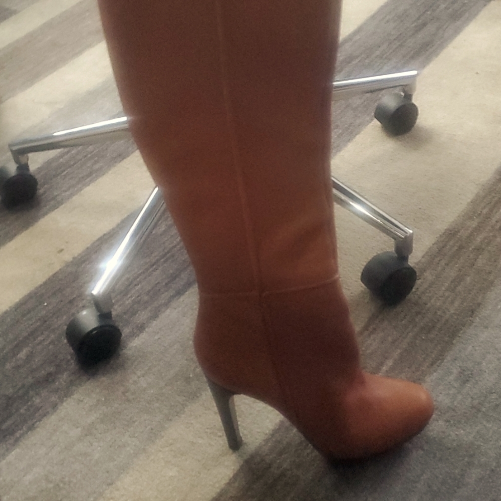 Womens Rachel Zoe Chloe Tumbled Leather Heeled Boots
